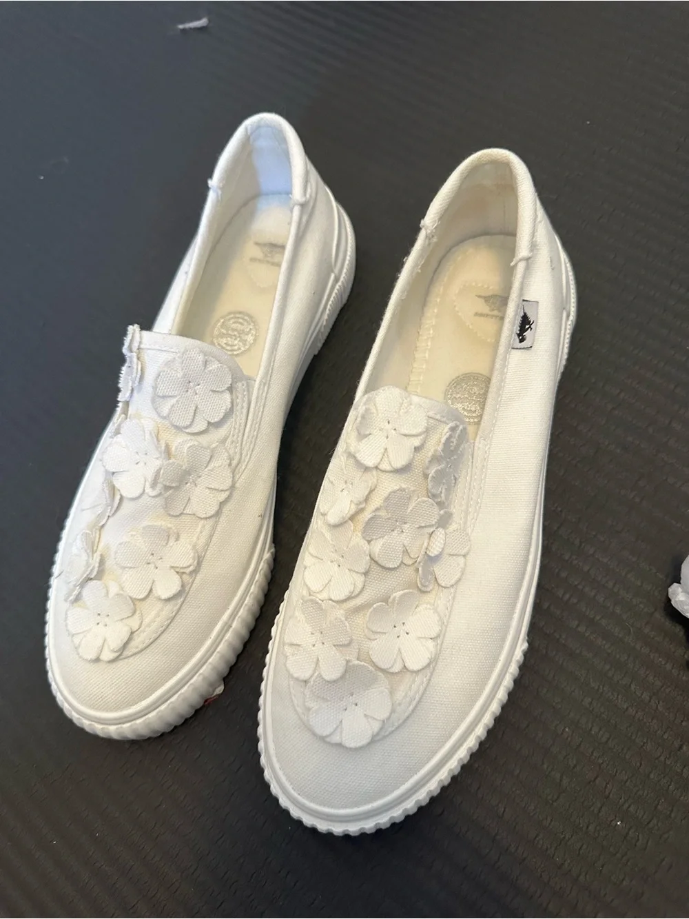 White Floral Appliqué Slip-On Women’s Sneakers